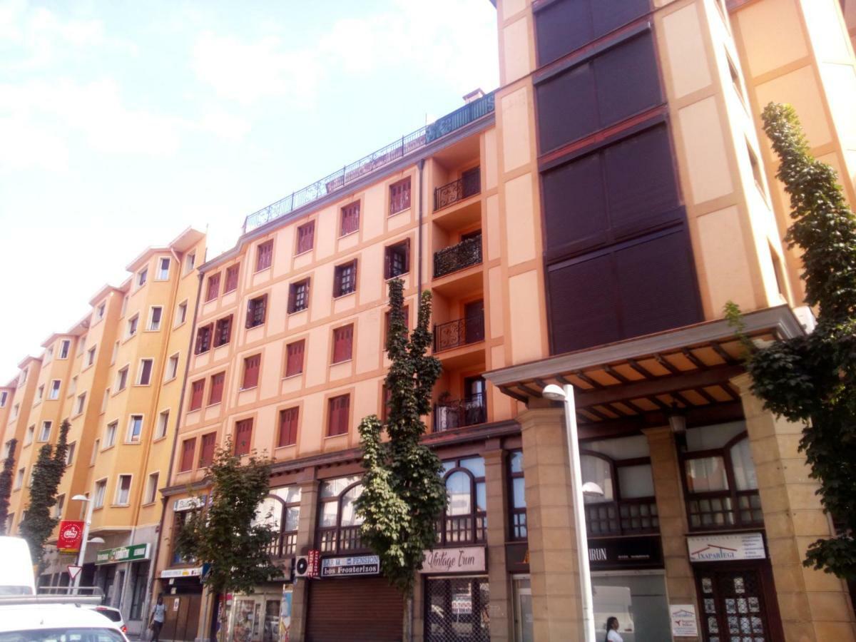 Los Fronterizos Hotel Irun Kültér fotó